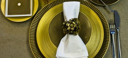 Table Setting of the Week: All That Glitters