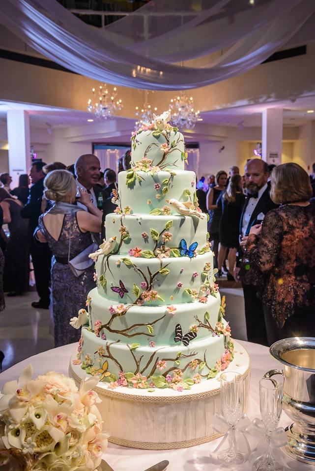 A Herend inspired wedding cake