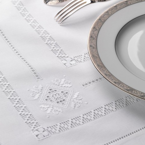Renaissance Paris Renaissance White Embroidered Table Linens
