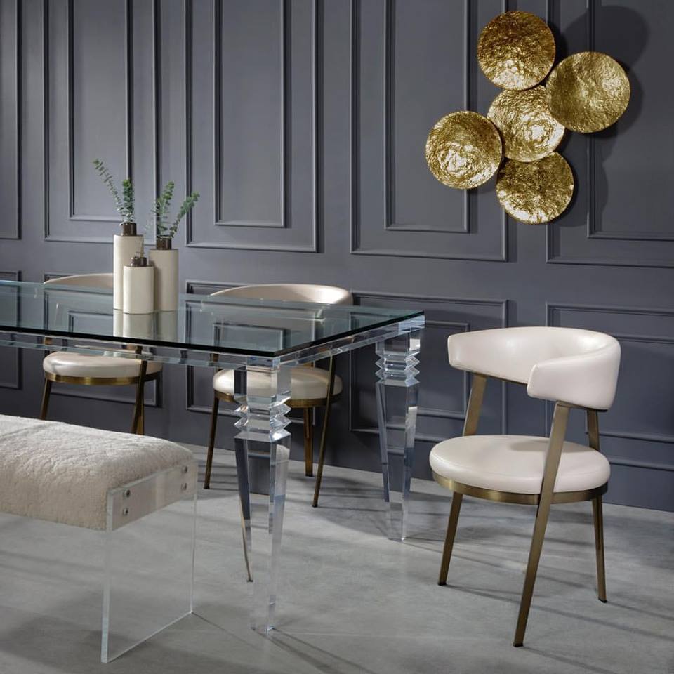 The Editors’ Favorite: 6 Ways to Use Clear Acrylic Furniture